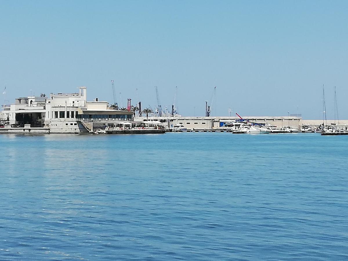 De Rossi Holiday Барі Екстер'єр фото